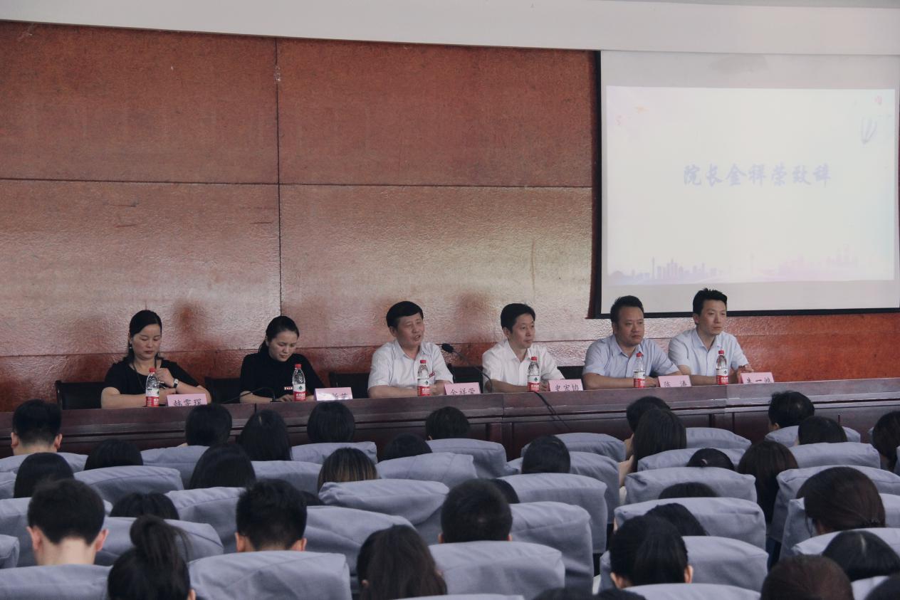 93f7626f1027a1b77c7e9d13af40d0e